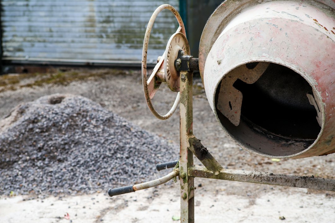 Prijenosna miješalica za beton na gradilištu